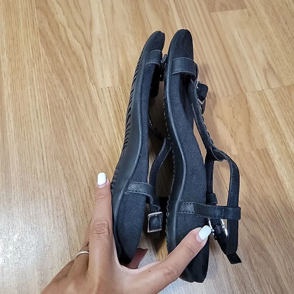 Vionic Navassa Black Sandals 7 - Picture 5 of 7
